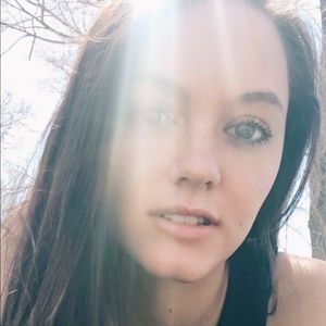 Meet your Posher, Claire